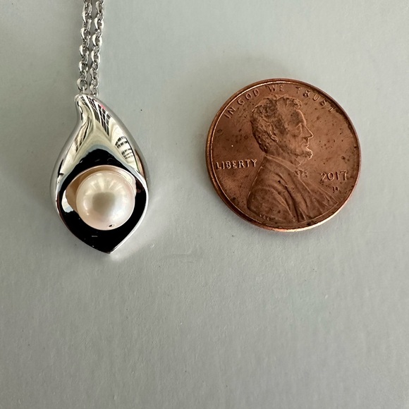 ❣️Tasaki Akoya Pearl Sterling Silver (.925) Necklace - Picture 4 of 9